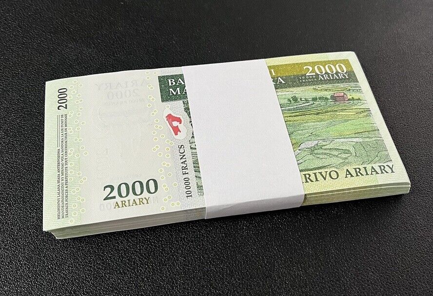 Madagascar 2000 Ariary 2007 P 93 Comm. NATURELLEMENT UNC Lot 100 PCS