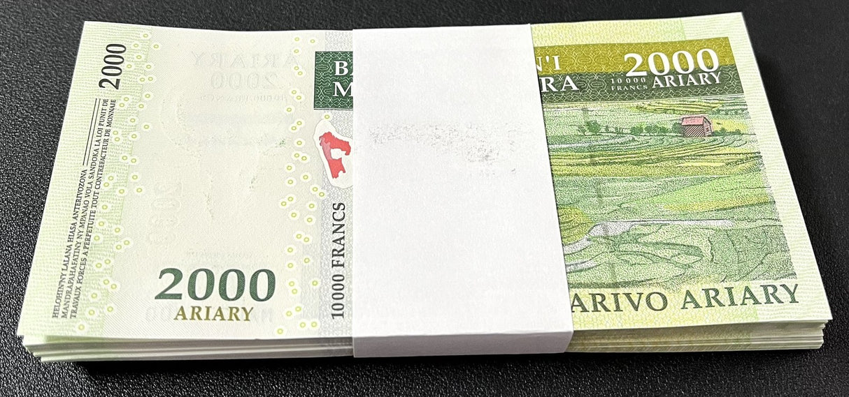 Madagascar 2000 Ariary 2007 P 93 Commemorative Lot 100 UNC 1 BUNDLE