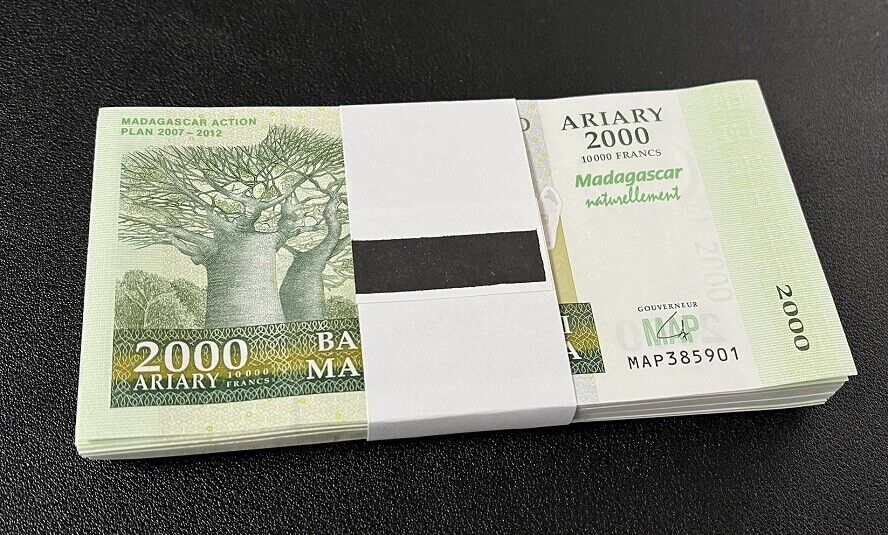 Madagascar 2000 Ariary 2007 P 93 Comm. NATURELLEMENT UNC Lot 100 PCS