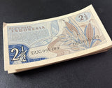 Indonesia 2.5 , 2 1/2 Rupiah 1961 P 79 UNC ,Little Age Tone LOT 100 PCS 1 Bundle