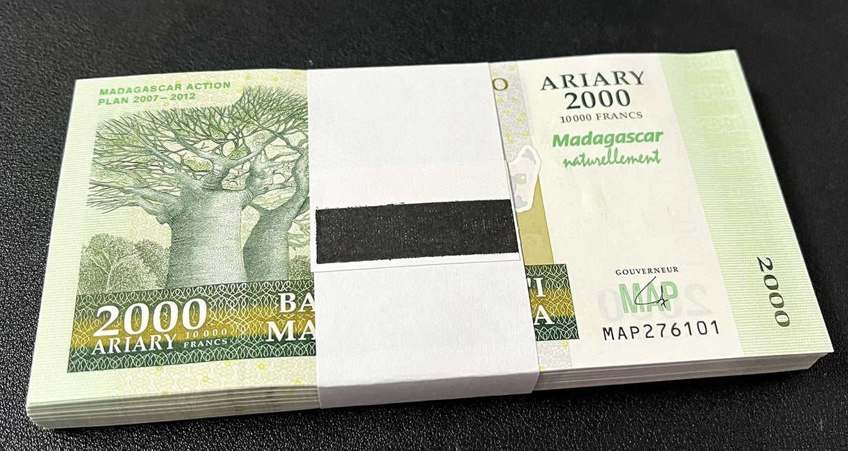 Madagascar 2000 Ariary 2007 P 93 Commemorative Lot 100 UNC 1 BUNDLE